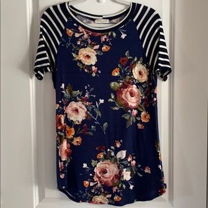 First 💗 Look Floral Tee